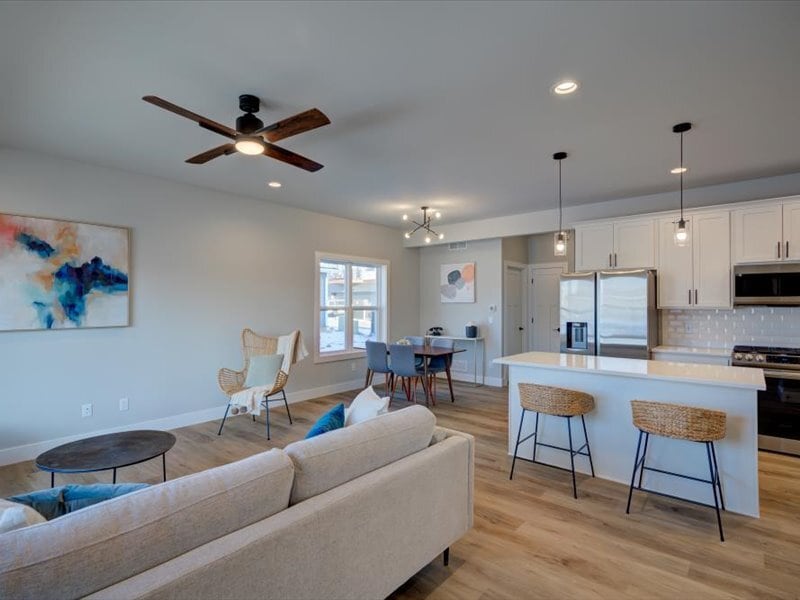 Building Photo - 4880 Romaine Rd