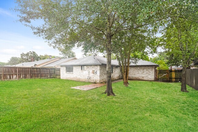 Building Photo - 18742 Glen Briar Ln