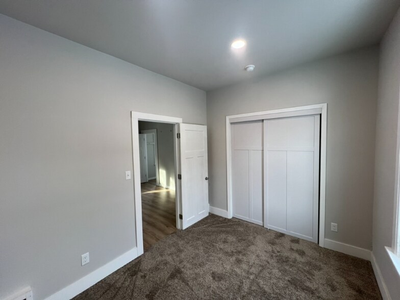 Building Photo - 1549 S 11th St