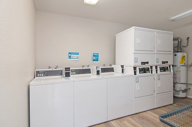 Building Photo - Ground floor 1 bedroom in quiet neighborho...