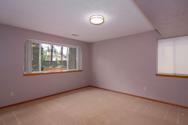 Building Photo - COMING SOON !! 3 bed 2.5 Bath Home on .5 acre lot in corner of Culdesac Mead School District