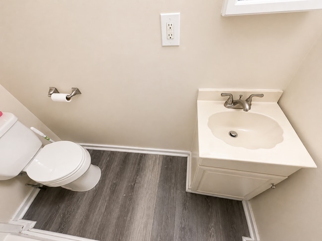 Building Photo - 28 Prospect St