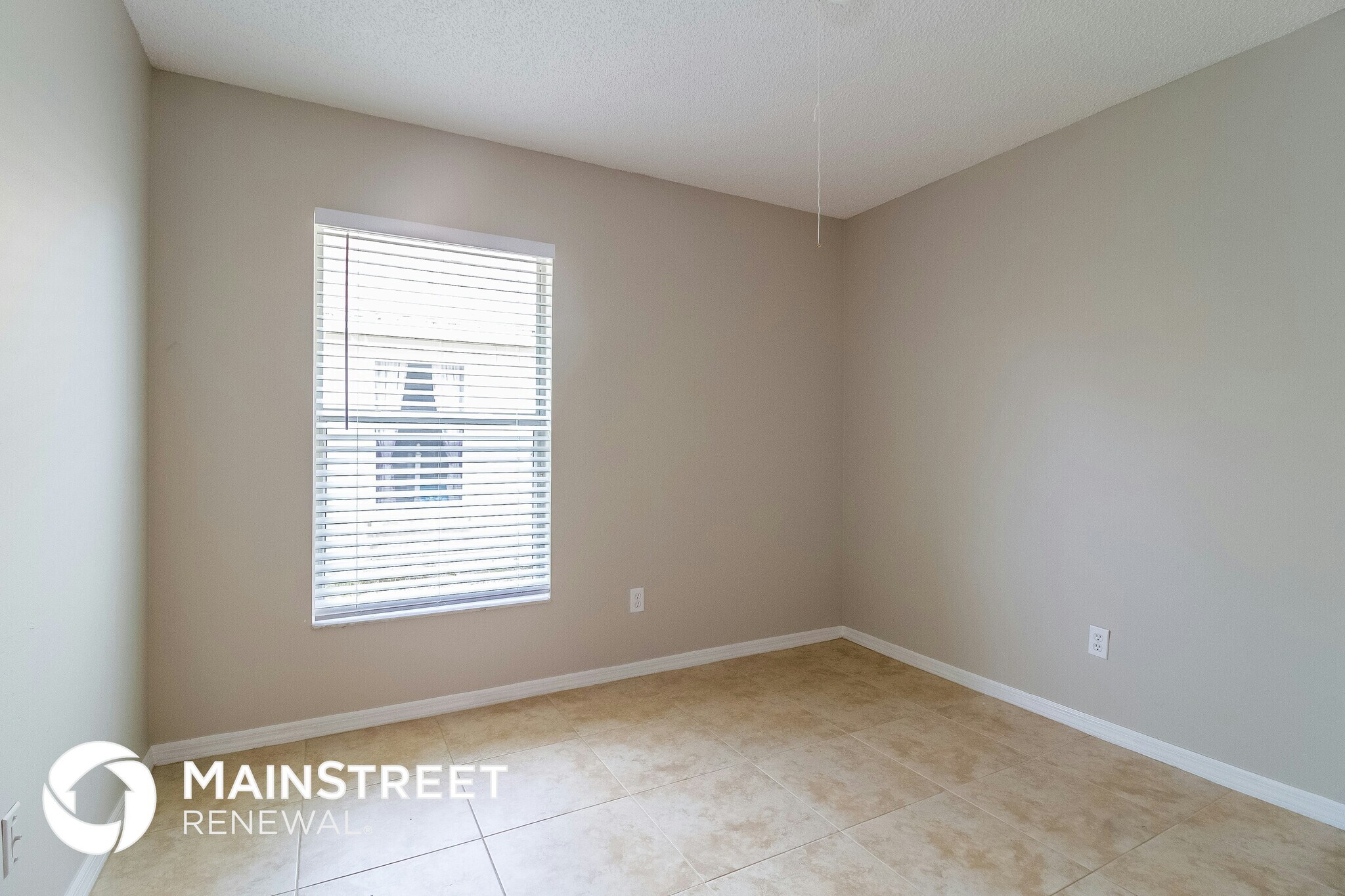 Building Photo - 2826 Delcrest Ct