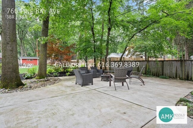 Building Photo - 760 Pine Bay Dr