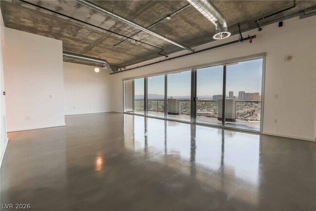 Building Photo - 900 S Las Vegas Blvd