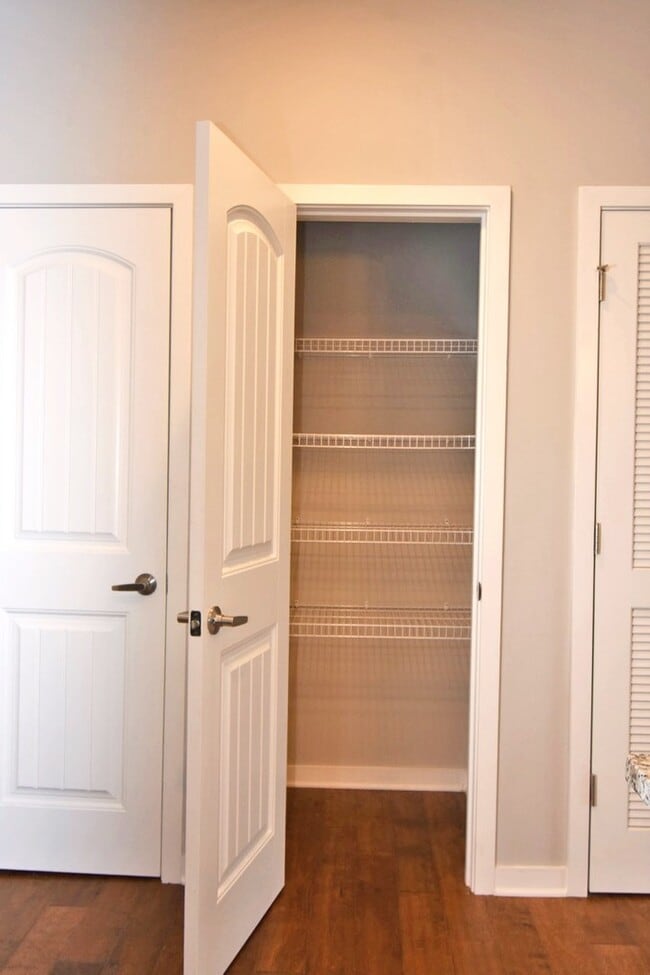 Building Photo - New modern 1BR/1BA condo in the hot Solo East development! W/dryer included, 8 mins. from downtow...