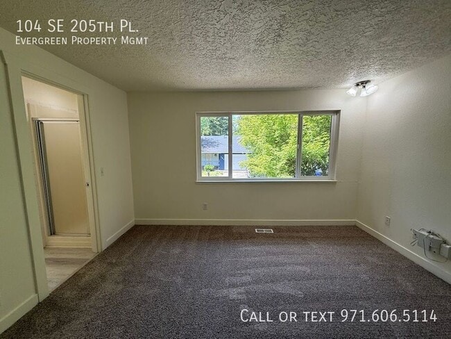 Building Photo - 104 SE 205th Pl
