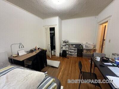 Building Photo - 143 Park Dr