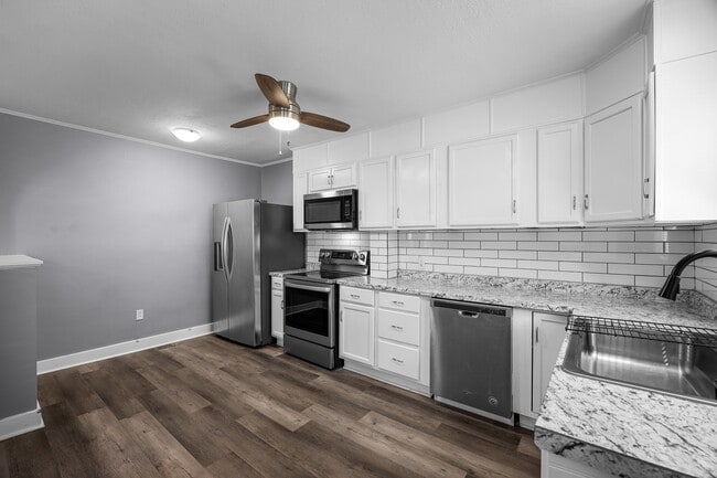 Building Photo - 1056 Campbell St