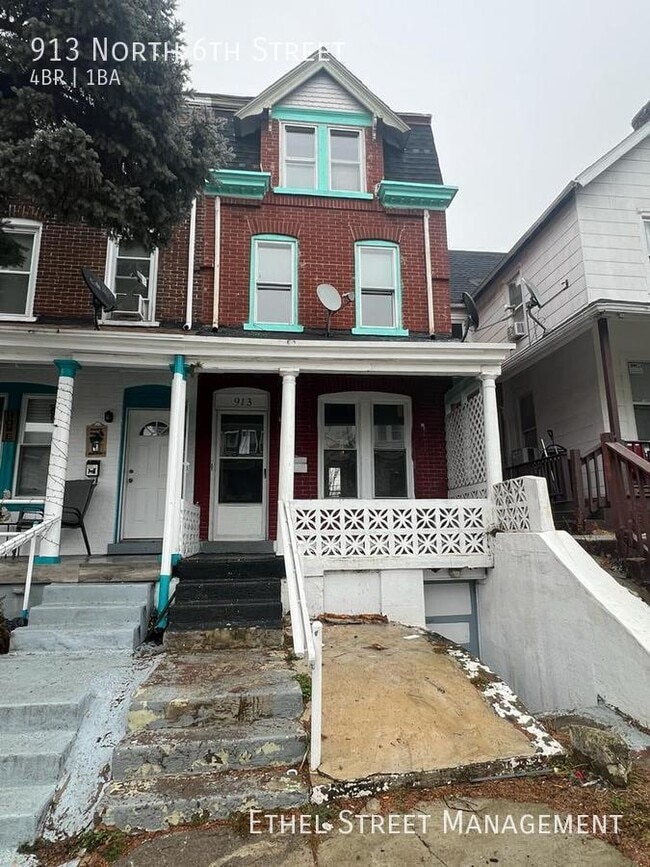 Building Photo - 913 N 6th St