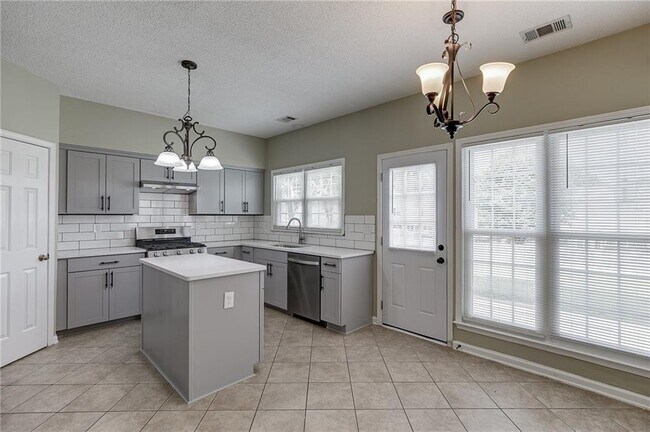 Building Photo - 305 Leatherman Ct