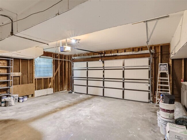 Building Photo - Take advantage of our limited-time offer: ...