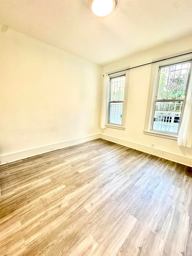 Building Photo - 356 Liberty Ave