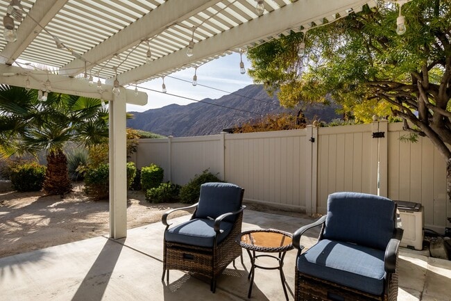 Building Photo - Movie Colony Oasis - Peaceful, Walk to Downtown (Monthly Only - No Long Term)
