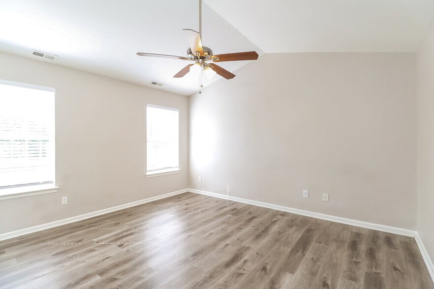 Building Photo - 2910 Rockingham Ct SW