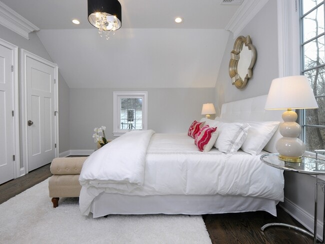 Building Photo - 200 Davis Ave