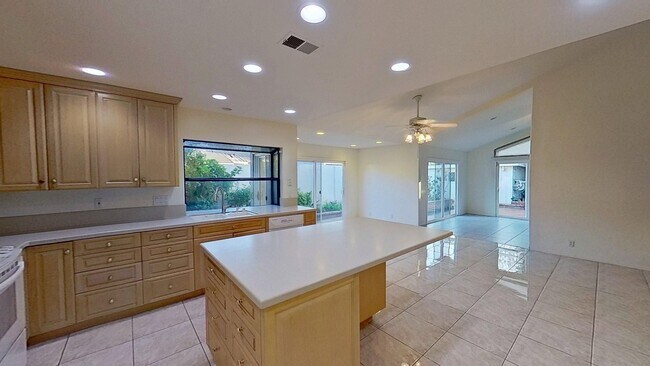 Building Photo - 5022 Hemlock