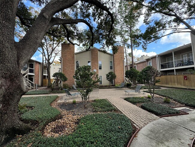 Building Photo - 2001 Bering Dr