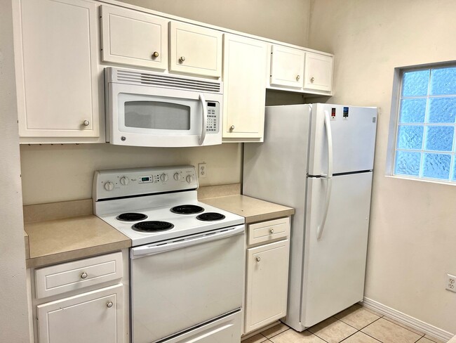 Building Photo - First floor unit!