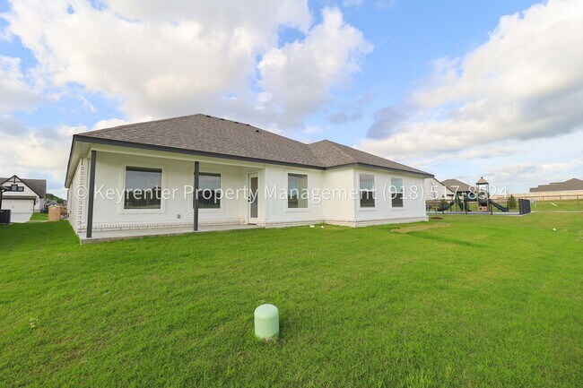 Building Photo - Stunning New Construction Simmons Home - 5 Bed 3 Bath - Pond View & Full Appliance Package!