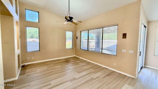 Building Photo - 1543 S Sean Ct