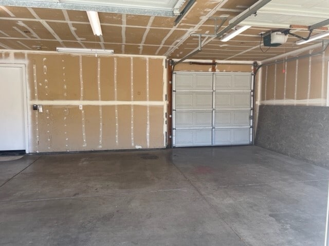 Building Photo - 8851 Silverberry Ave