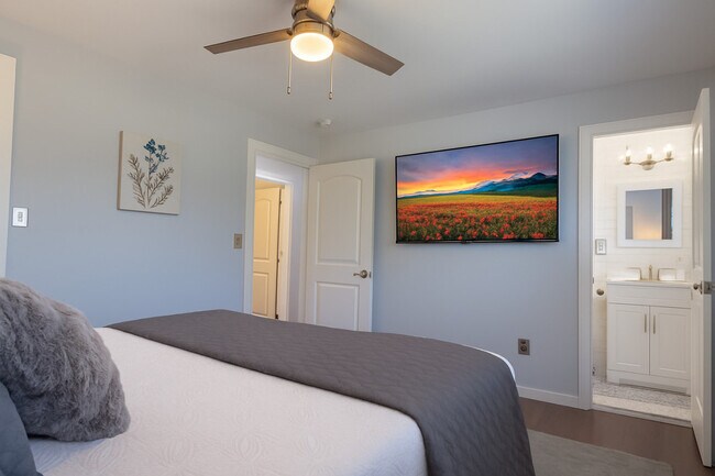 Building Photo - 445 Short Hills Dr