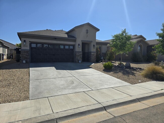 Building Photo - 4592 Latigo Dr