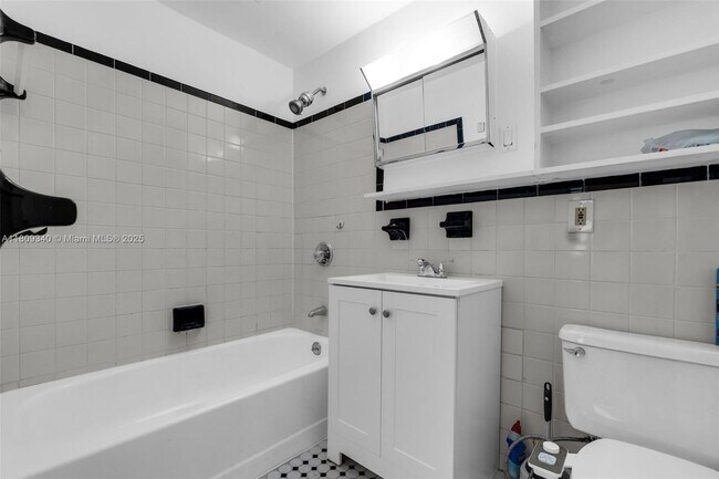 Building Photo - 1051 Meridian Ave