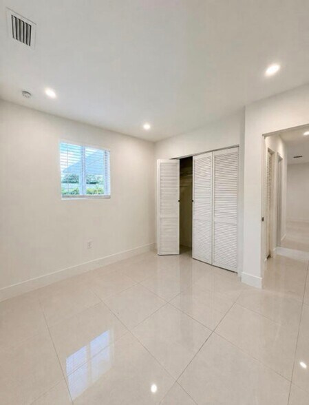 Building Photo - 345 Pinehurst Rd