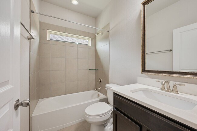 Building Photo - Spacious 4-Bedroom, 3-Bath Home – Over 2,3...