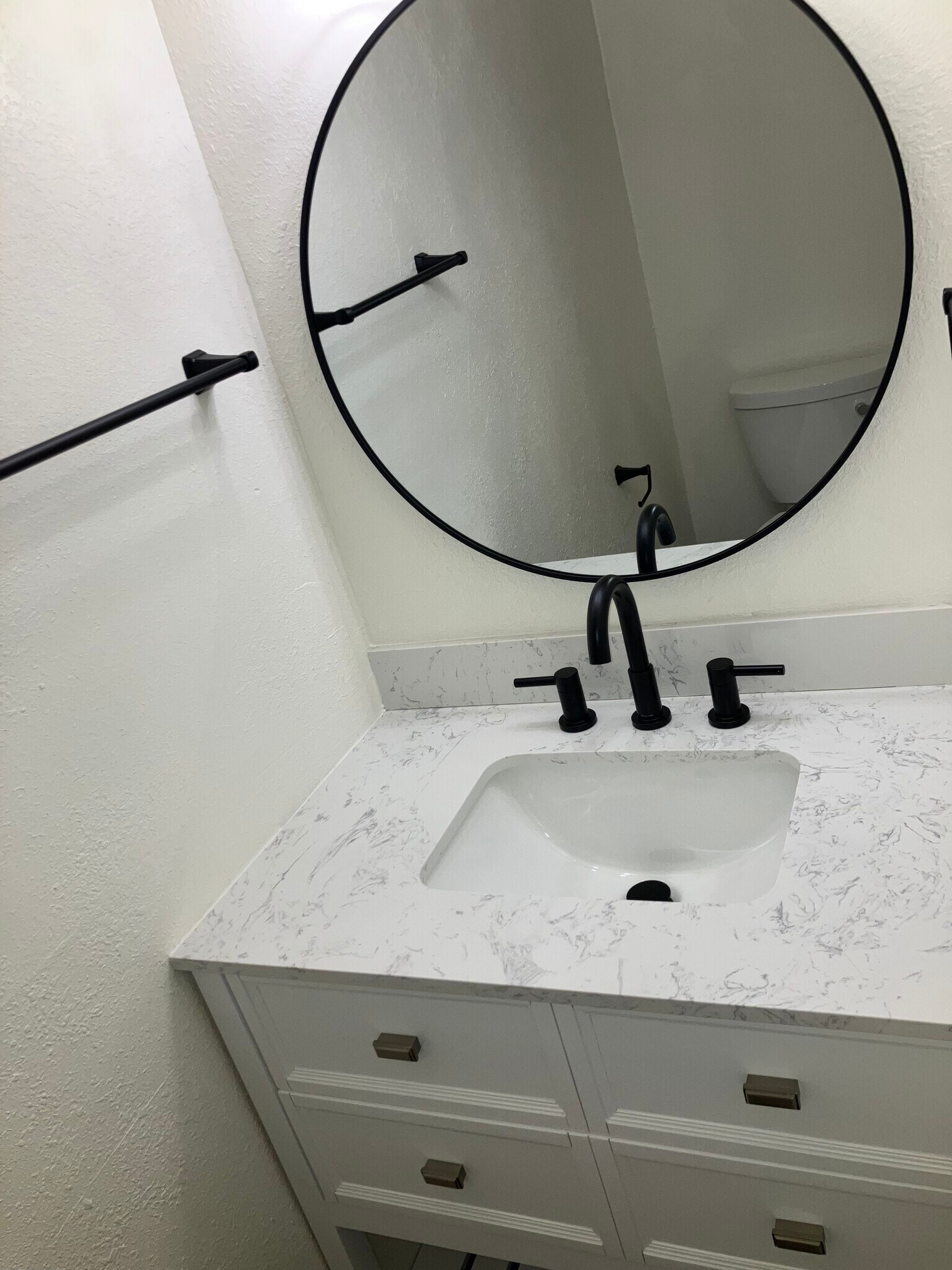 1/2 bath - 4183 S Mill Ave