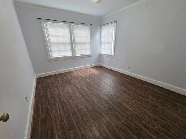 Building Photo - Lakebottom Park 2Bedroom
