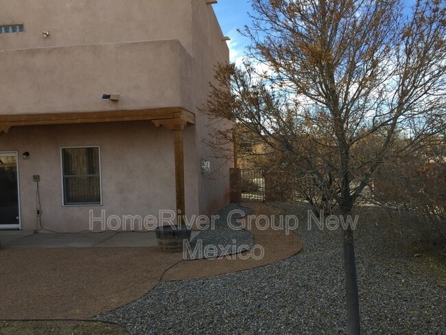 Building Photo - 828 Kipuka Dr NW