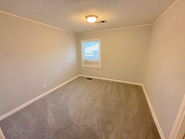 Building Photo - 1497 Maxine St