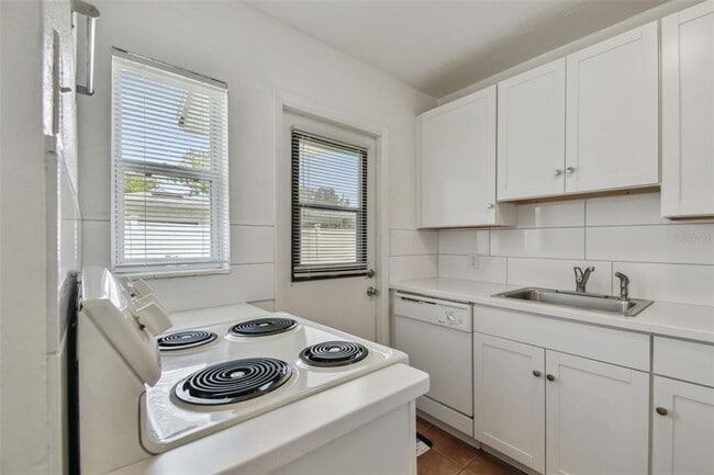 Building Photo - 3808 S Grady Ave