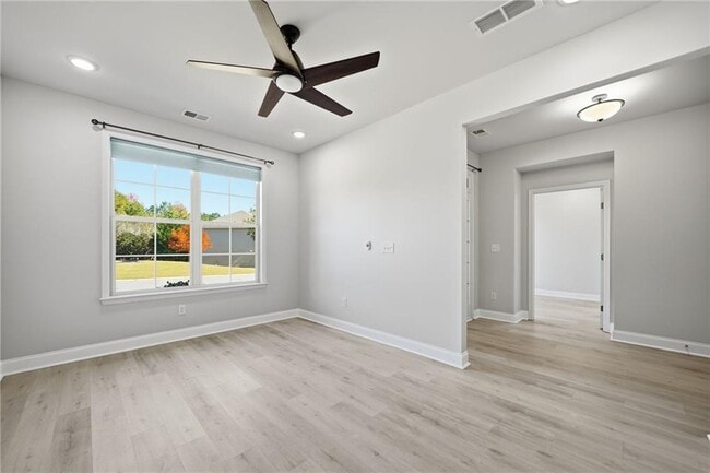 Building Photo - 7040 Ansley Pk Wy