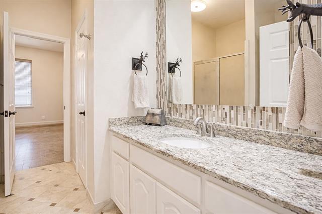 Building Photo - 7357 Golf Club Dr