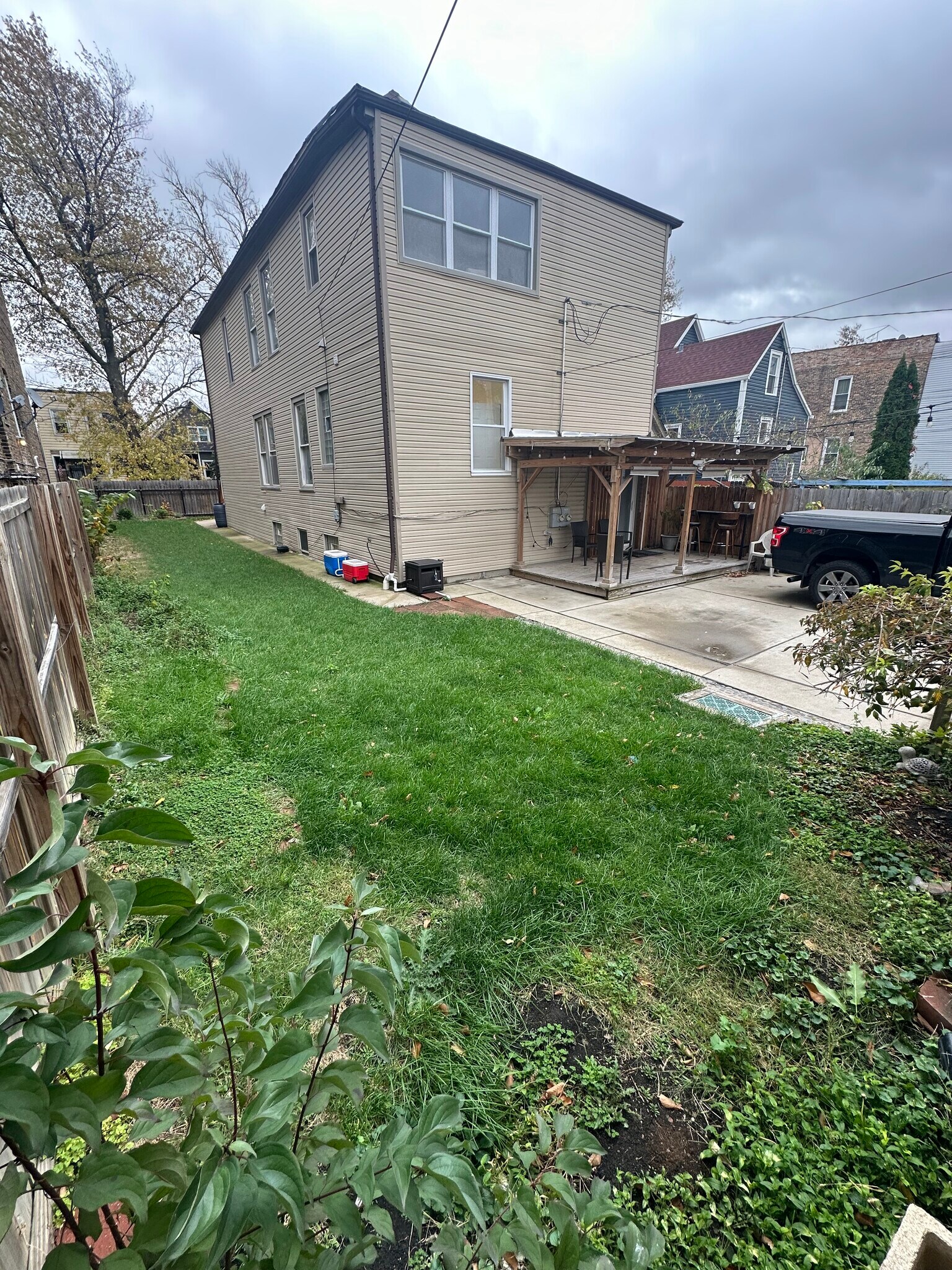 Building Photo - 1928 N Keeler Ave