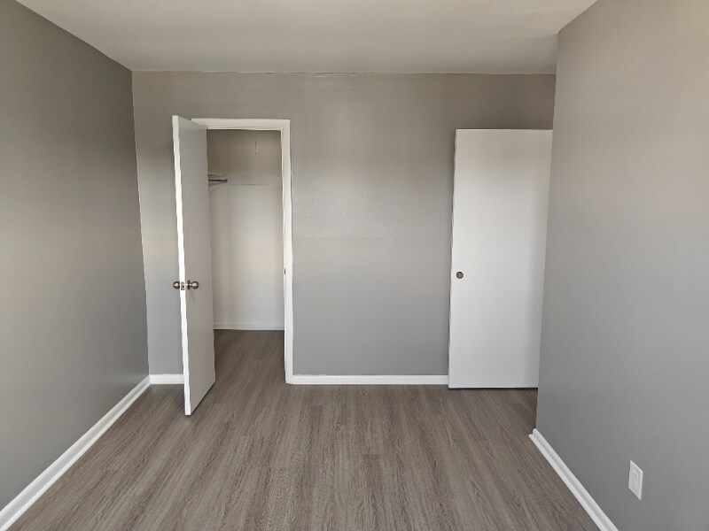 Building Photo - 12633 Biscayne Dr