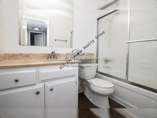 Building Photo - Gorgeous Duplex in Rancho Cordova!