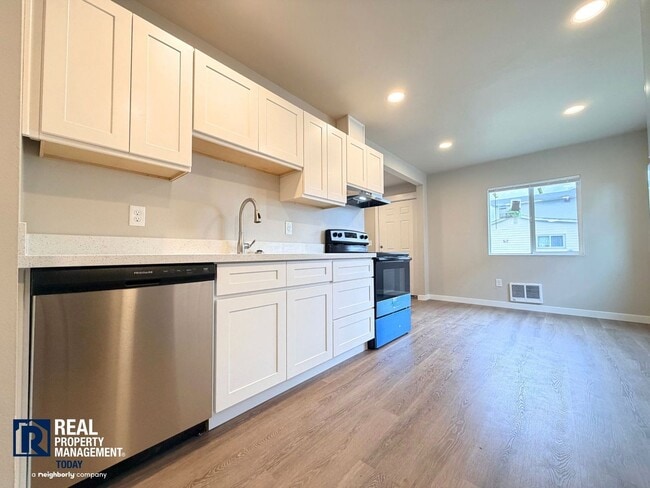 Building Photo - MOVE-IN SPECIAL! Completely Renovated 2 Bedroom Home Near PLU | New Kitchen & Stainless Appliances