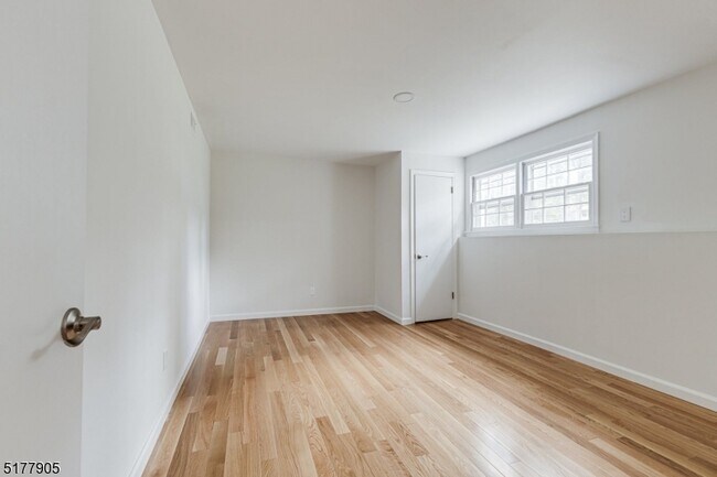 Building Photo - 50 Colonial Way