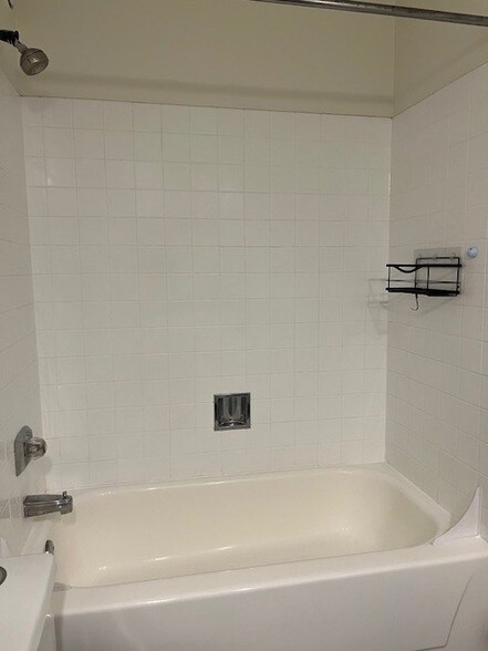 Building Photo - 10 E Ontario St