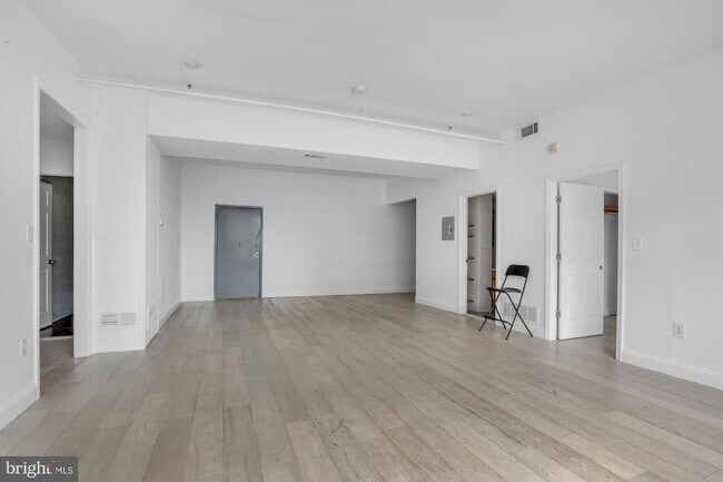 Building Photo - 301 Spring Garden St