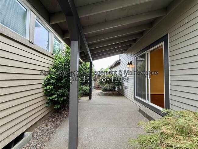 Building Photo - 29024 SW Costa Cir E