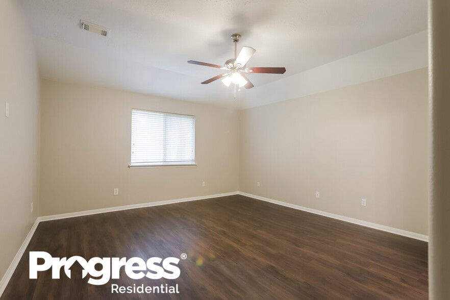 Building Photo - 30 Shimmer Pond Pl