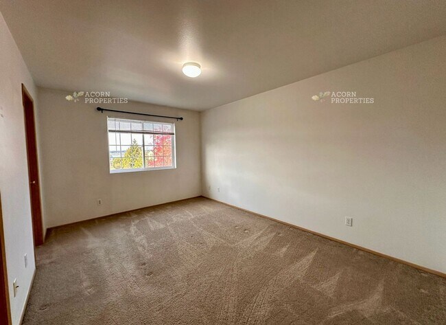Building Photo - 402 Meadow Ct NW