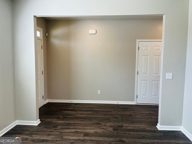 Building Photo - 19 White Spruce Wy
