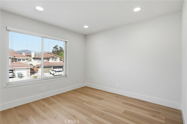 Building Photo - 7 San Vincente